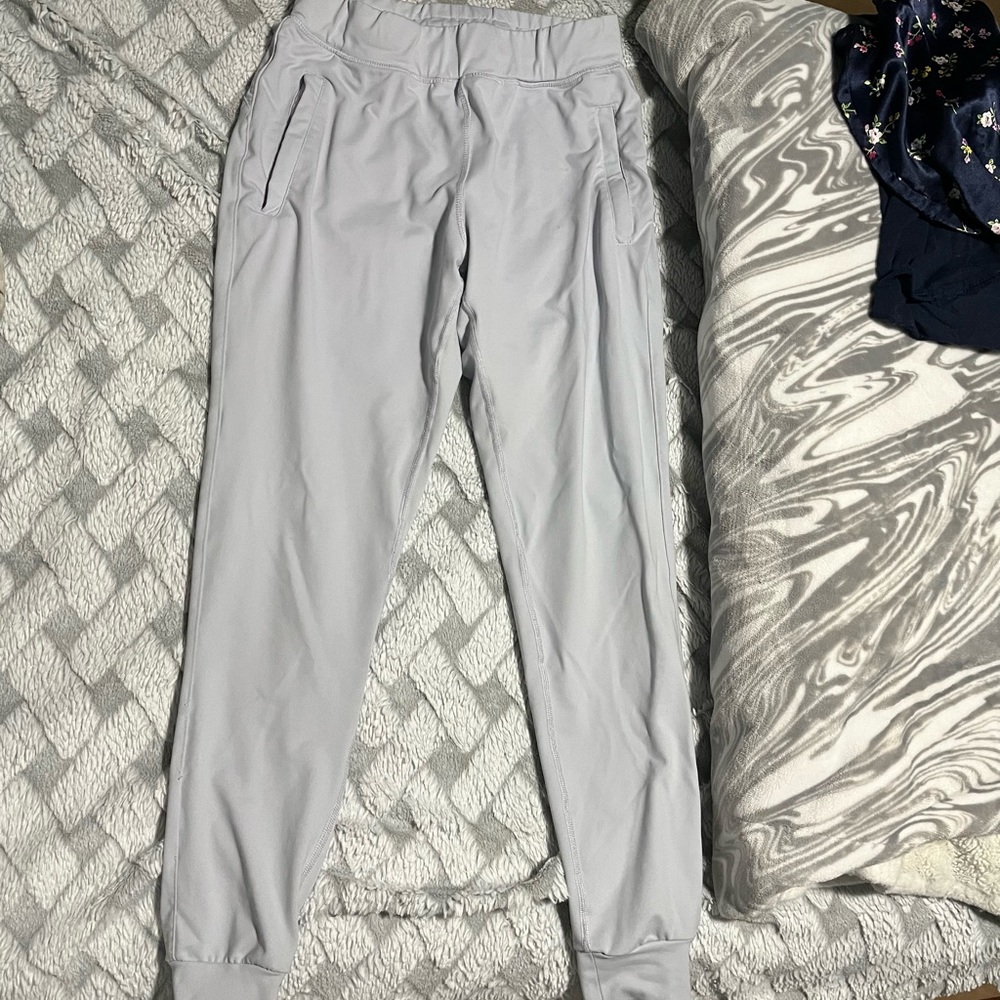 Alphalete sweat / sporty pants women light grey size small.